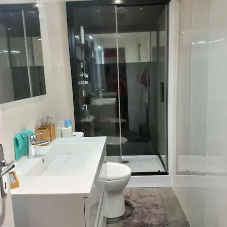 Apartmán Studio, Proche Piscine Patinoire Iut Lycee Golf Calme Excellent Emplacement, Terrasse Park Ferme *